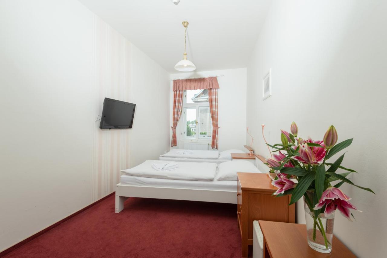 Hotel Posta Соботка Екстериор снимка