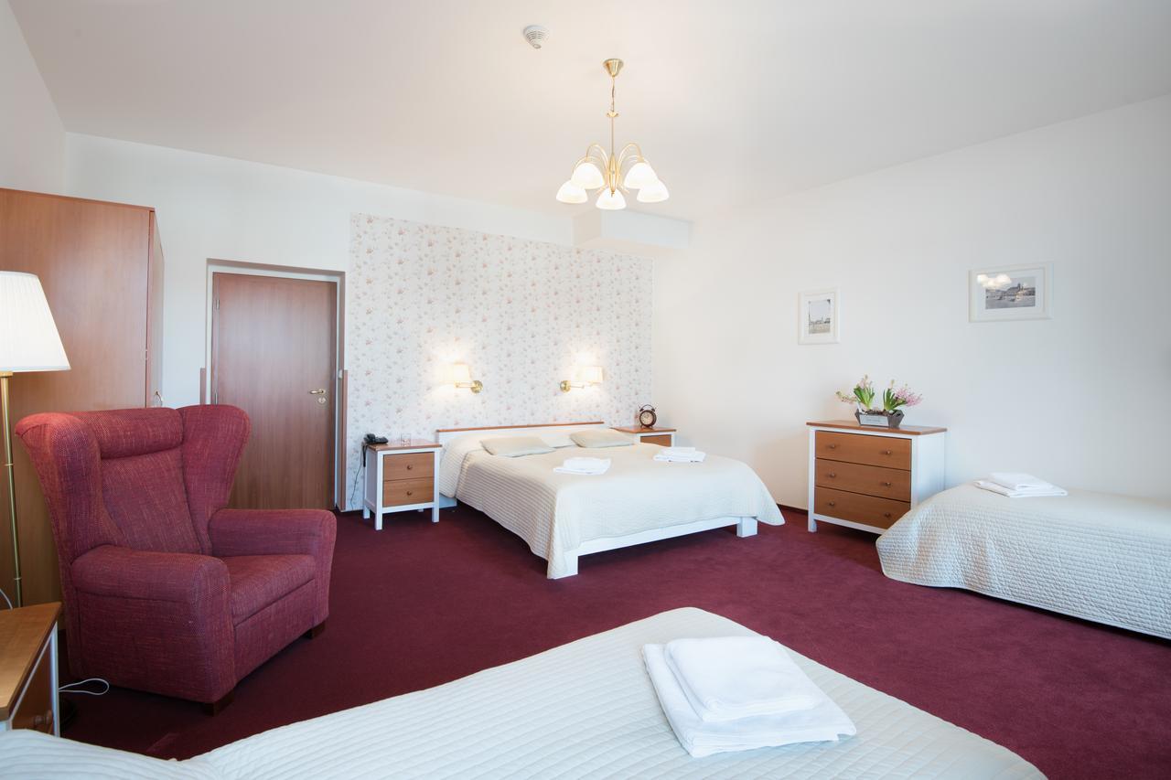 Hotel Posta Соботка Екстериор снимка