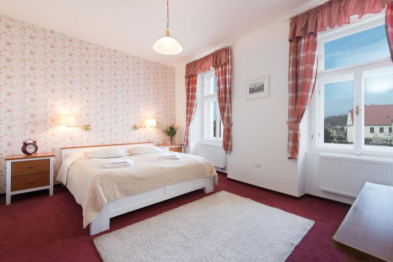 Hotel Posta Соботка Екстериор снимка