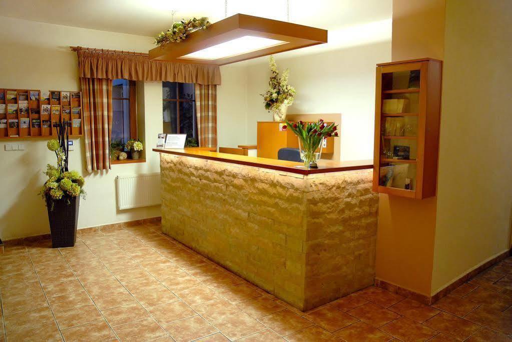 Hotel Posta Соботка Екстериор снимка